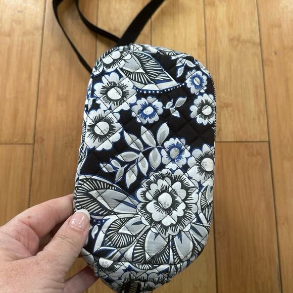 Vera Bradley Carson Hobo Purse in Snow Lotus - Picture 6 of 8